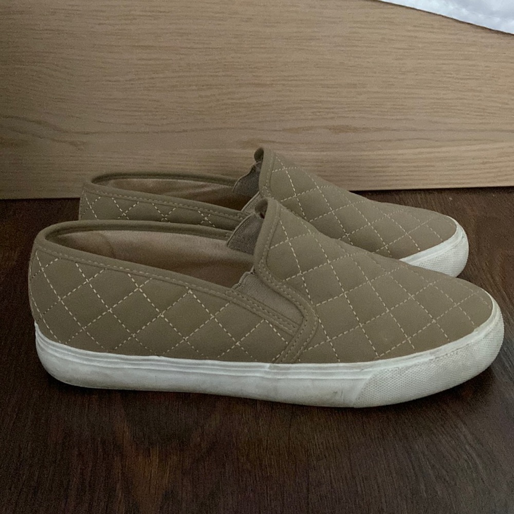 Jenn Ardor Women's Classic Slip on Sneakers in Taupe size 9 - Picture 2 of 6